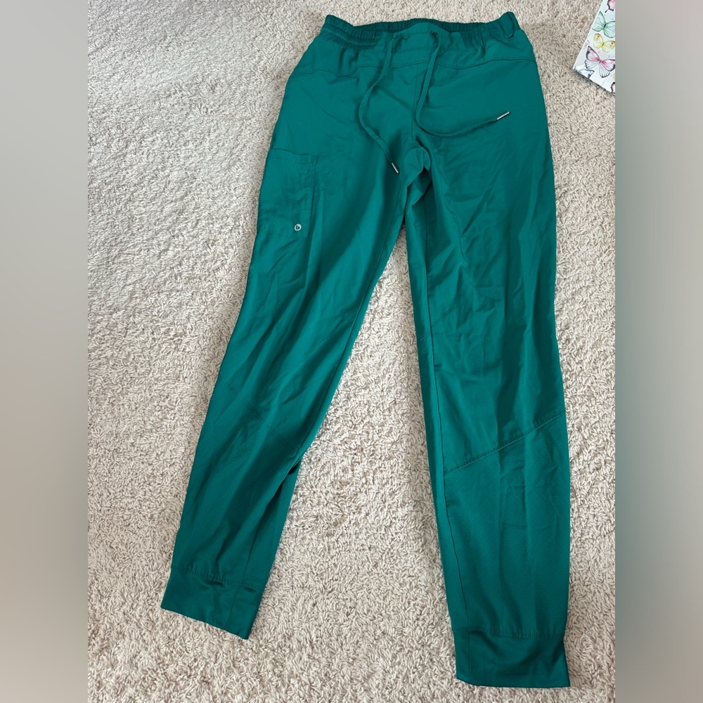 Hunter green scrub joggers